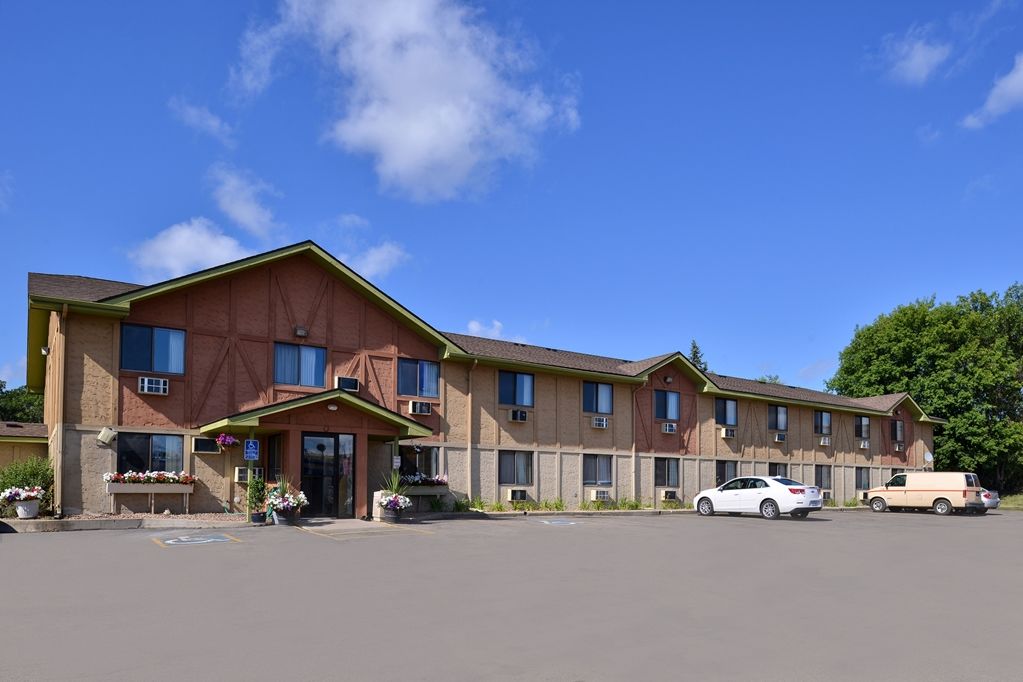 Americas Best Value Inn & Suites Детройт-Лейкс Экстерьер фото