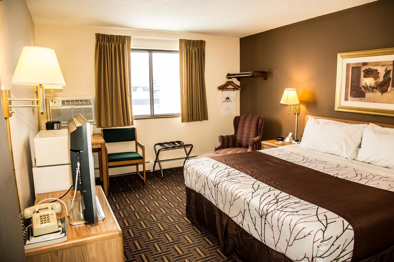 Americas Best Value Inn & Suites Детройт-Лейкс Экстерьер фото
