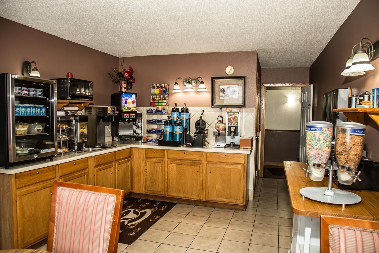 Americas Best Value Inn & Suites Детройт-Лейкс Экстерьер фото