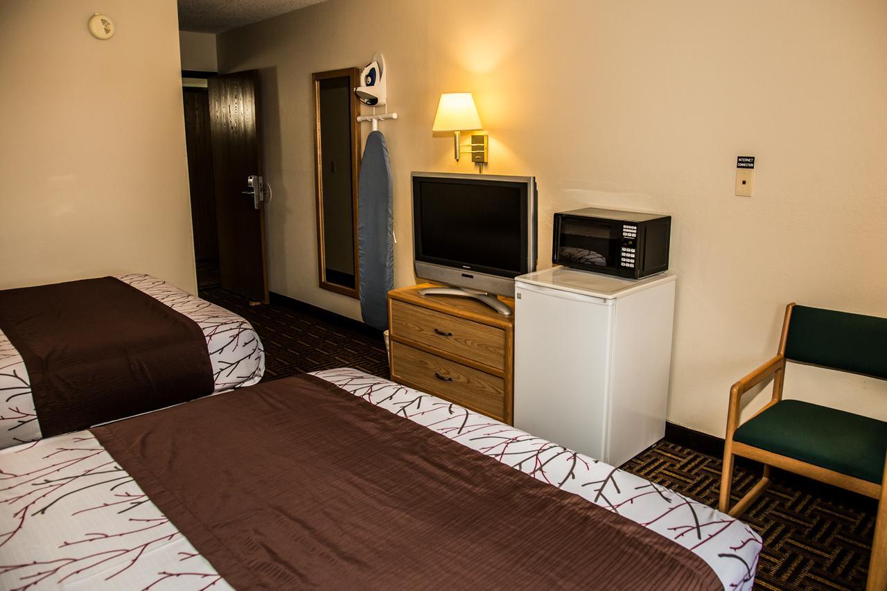 Americas Best Value Inn & Suites Детройт-Лейкс Экстерьер фото