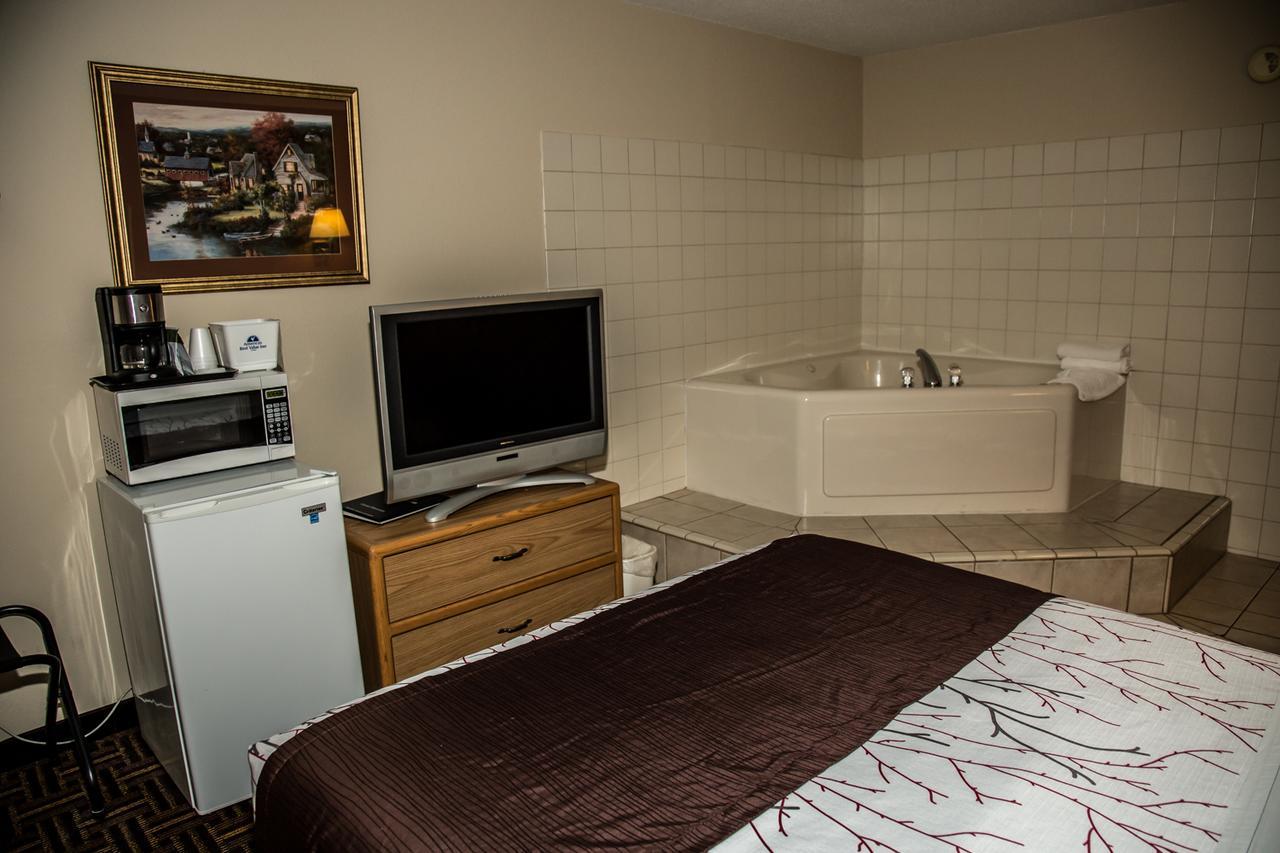 Americas Best Value Inn & Suites Детройт-Лейкс Экстерьер фото